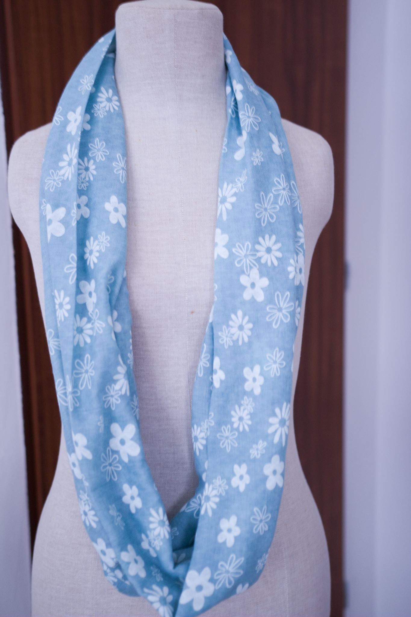 How to make an Infinity Scarf Fresh Crush DIY tutorials